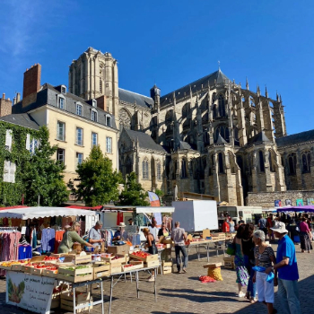 Vue sur la cathédrale au Mans.