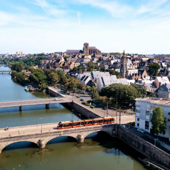 Vue aérienne sur la ville de le Mans.