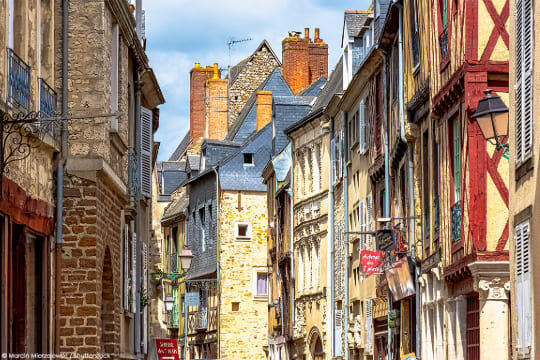 Structure de maison un peu colorées.